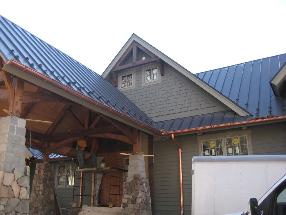 Craftsman Roofing team delivering quality roofing work in Maple Heights